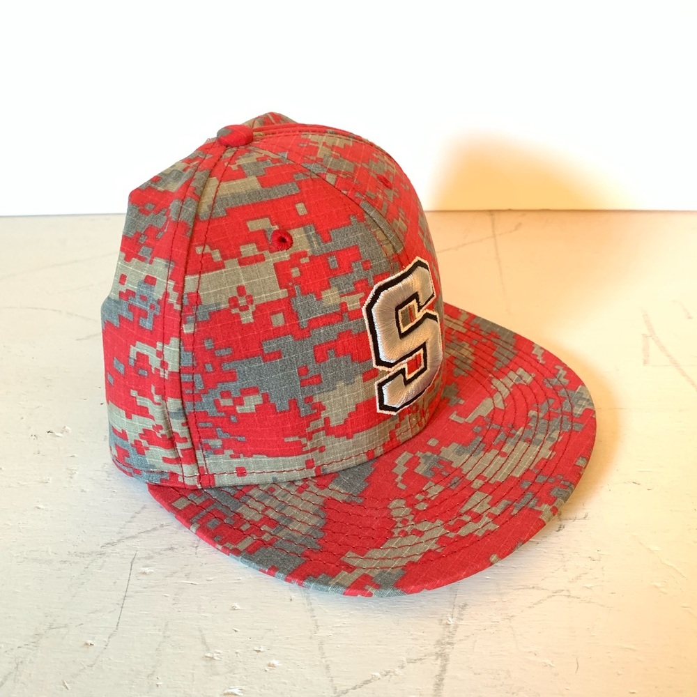 Digital Pattern Fitted Hat - Picture 2 of 6